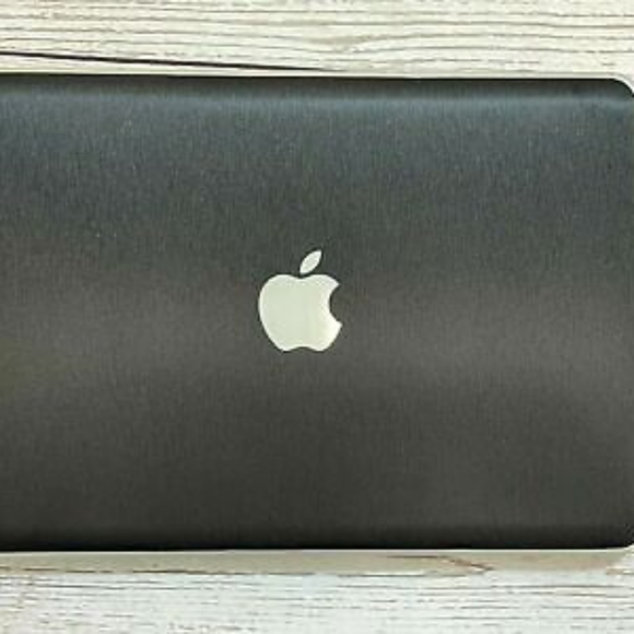 Apple MacBook 8GB Ram 500GB HD